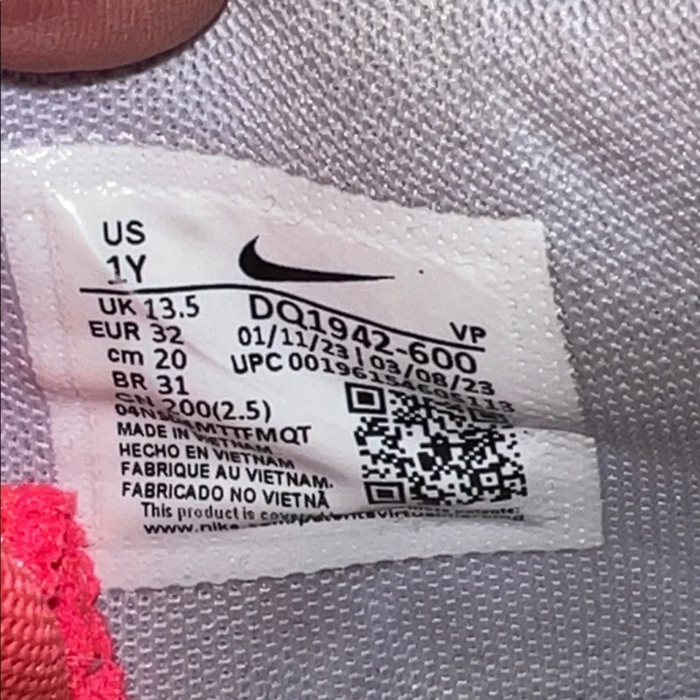 Nike Giannis Girls Sneakers - size 1